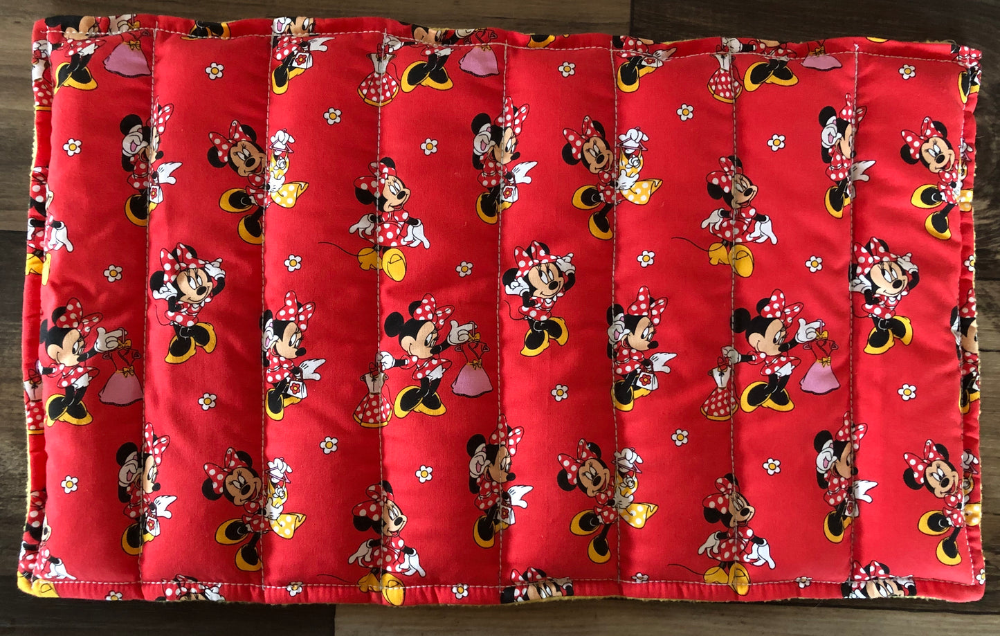 Minnie Red and Yellow 2 Pounds Weighted Lap Pad